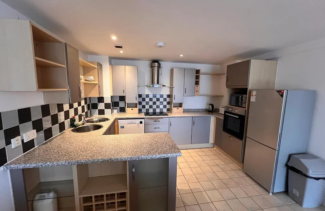 Oxford Rd Skyline 2Br City Centre Retreat-1