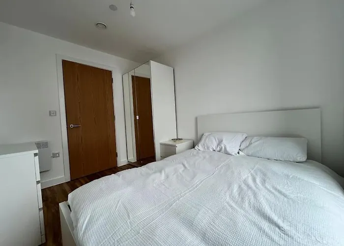 19Th Floor 2 Bedroom Apartment With Stunning Views