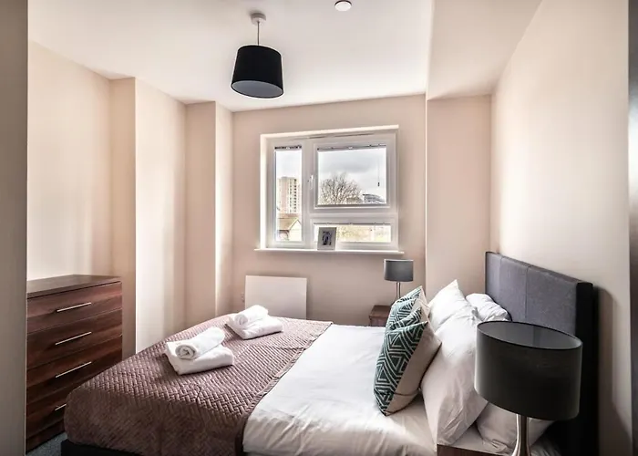 Modern & Bright 2 Bed In Manchester