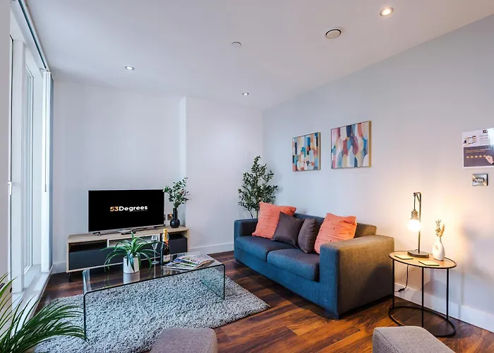 Sleek In By 53 Degrees Property, Ideal For Couples, Amazing Location!